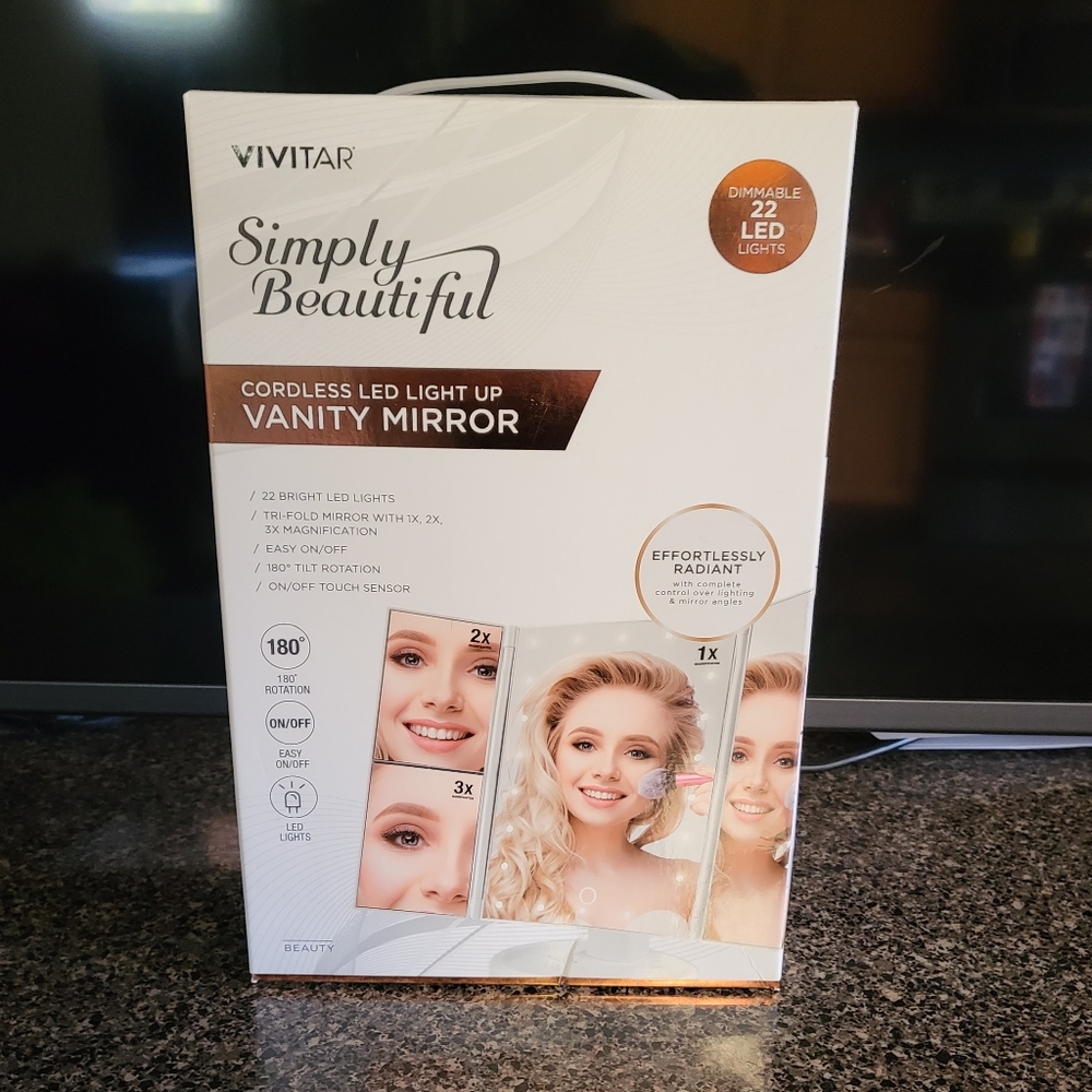 Cordless light up LED vanity mirror